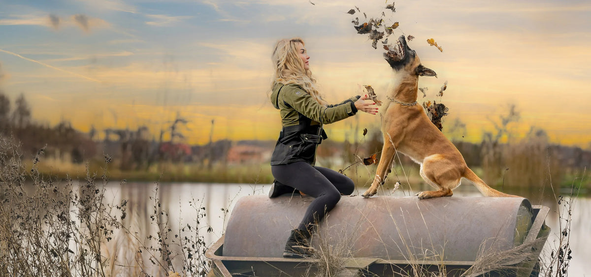 IQ Hundesportjacke mit Hund im Freien