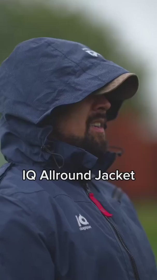 Hundetraining Jacke für Regen  mit Rückentasche, Futtertaschen und allem, was man mit Hund braucht 