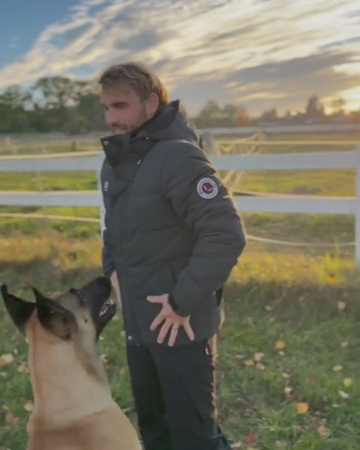 Video laden: IQ Winterparka Unisex und Zip-off-Wintermantel Damen mit abnehmbarer Mantelverlängerung.