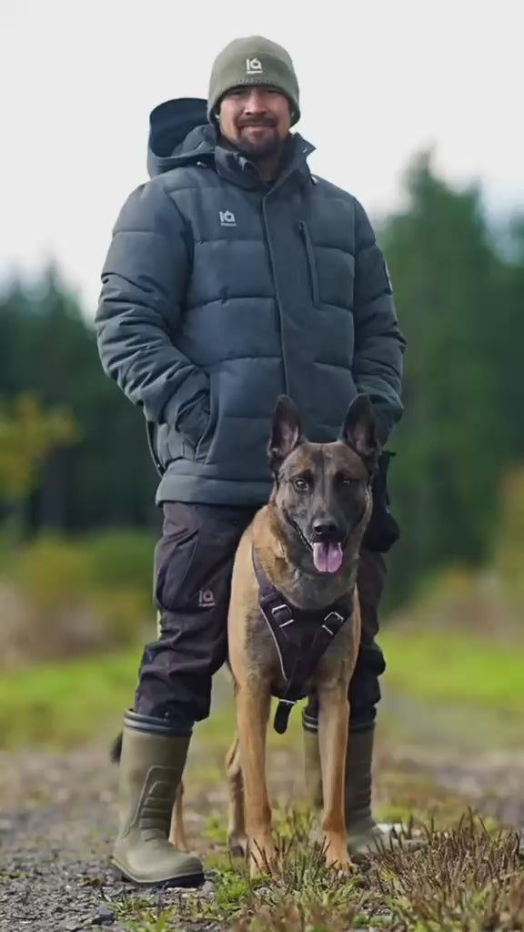 Video laden: lang-de | Product video of the IQ Dogsport Winterparka Unisex