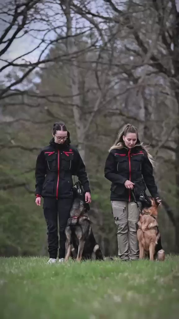Produktvideo der IQ Dogsport Trainingsjacke 2.0 für das Hundetraining.
